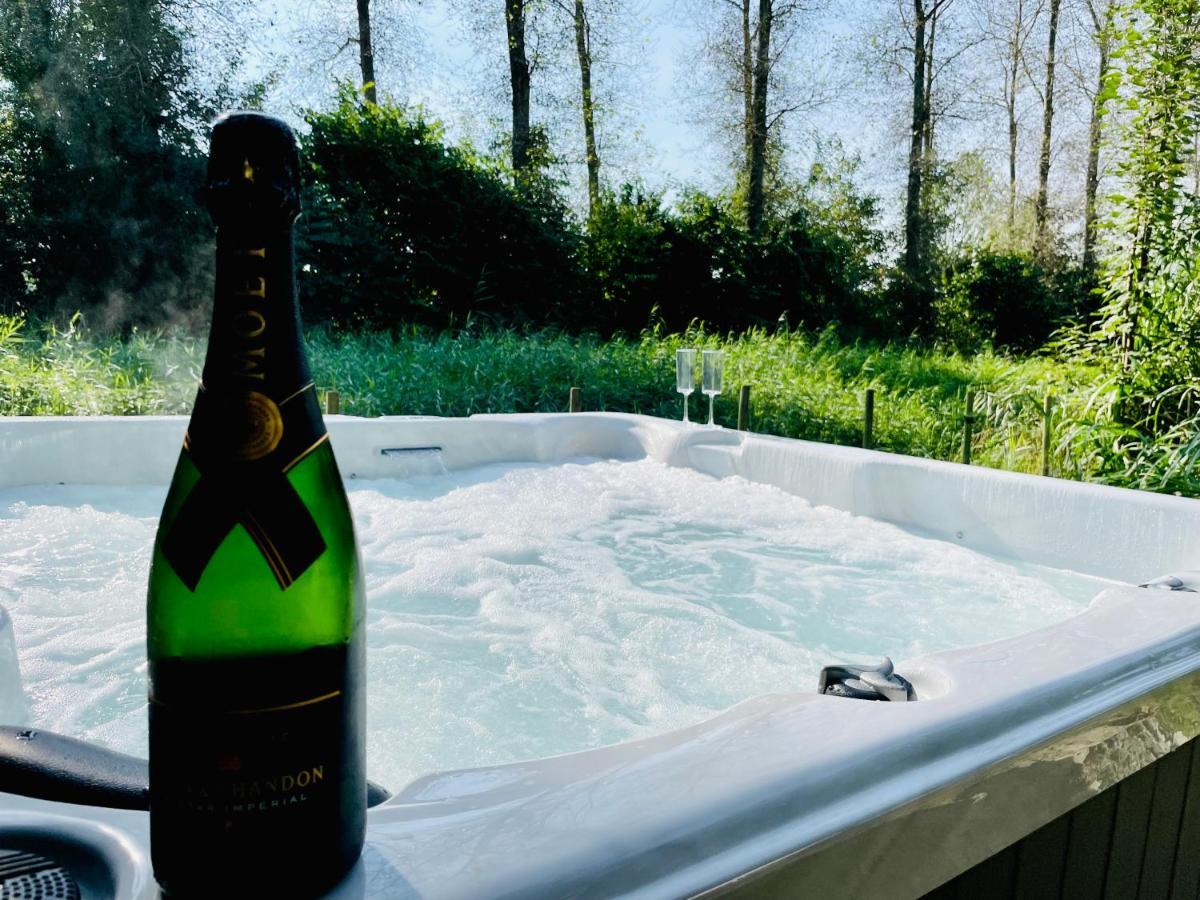 Villa Calma Rust Ruimte Luxe Inclusief Private Jacuzzi Zeewolde Eksteriør billede